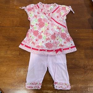 Le Top butterfly & heart top with matching pink ruffle pants. Size 12 months.